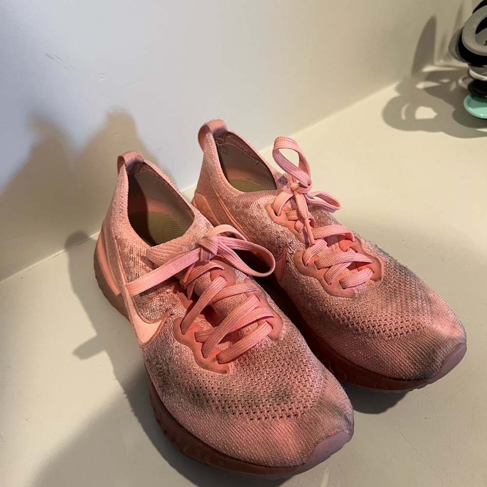 Nike - Picture 2 of 3